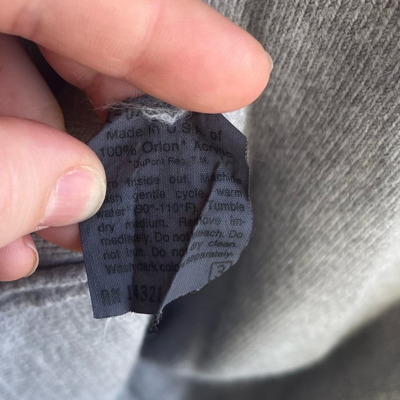 Christian Dior Men’s Vintage Grey Acrylic Made in USA‎ Knit Vneck Sweater Sz L - Picture 6 of 6